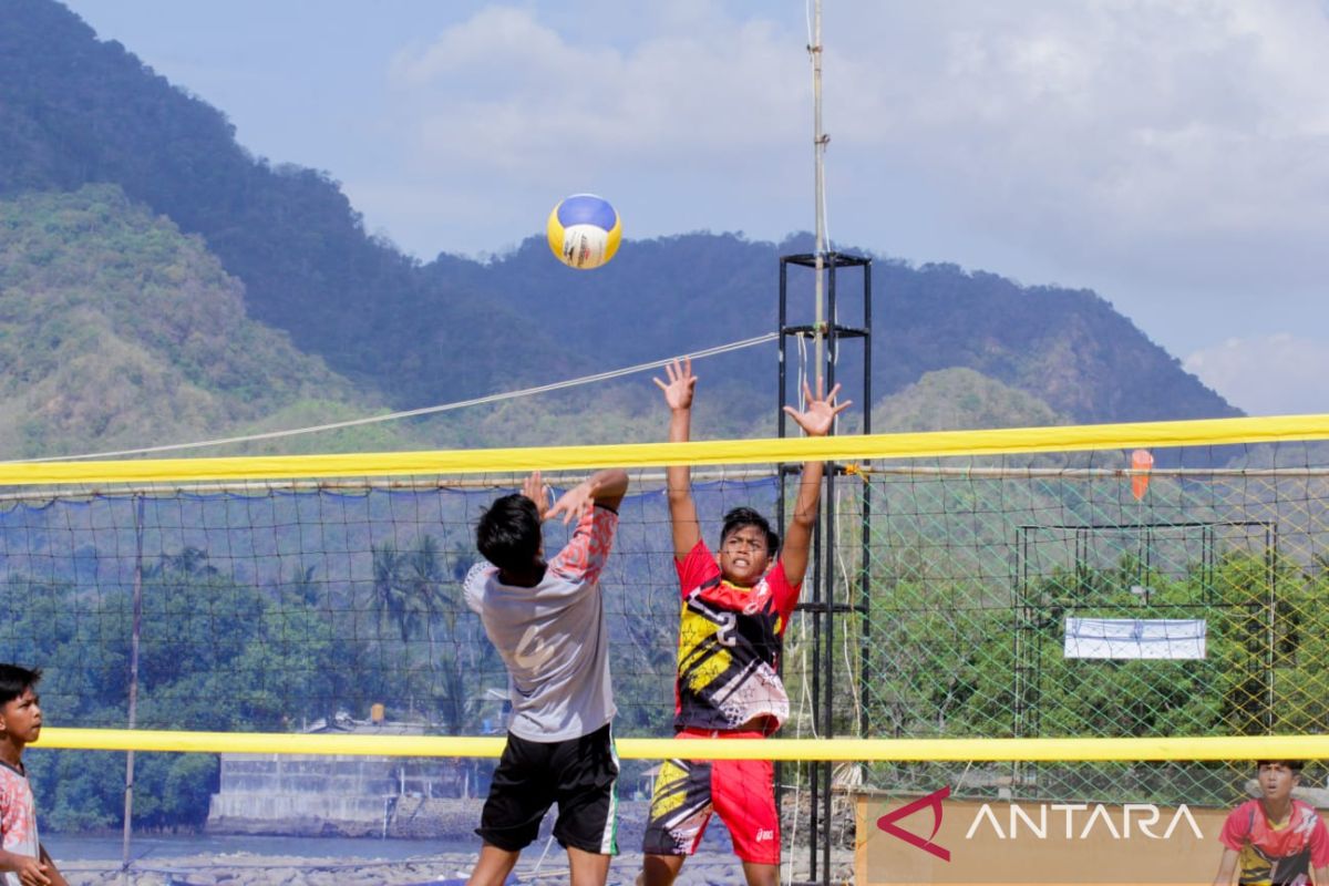 KONI jaring bibit atlet voli pantai dan panjat tebing lewat Piala Bupati Situbondo