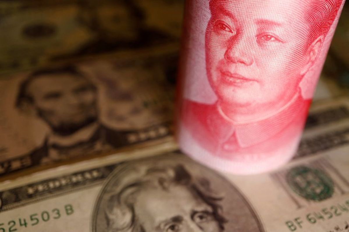 Yuan naik menjadi 7,1570 terhadap dolar AS