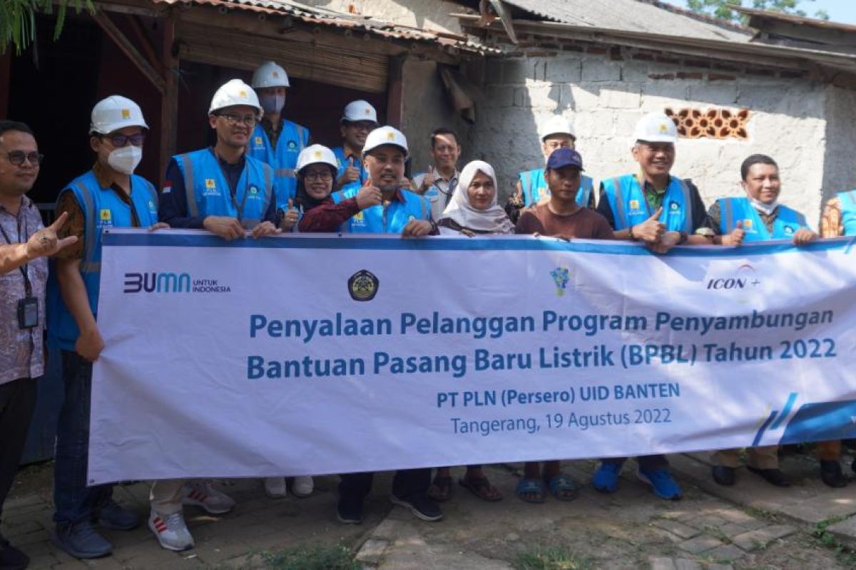 Hadiah Kemerdekaan RI ke-77, PLN Sambung Pasang Baru Listrik Gratis di Banten