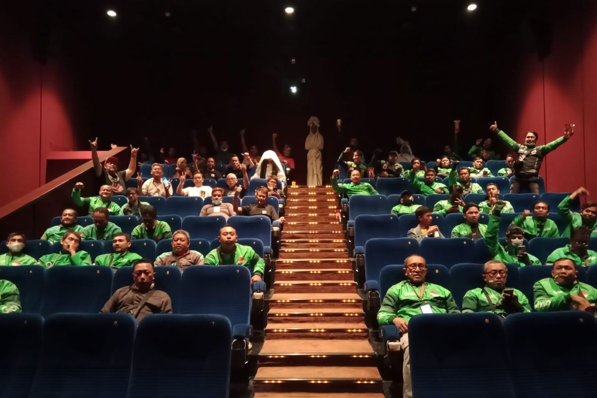 Ratusan mitra pengemudi Grab di enam kota nonton film besutan sineas Indonesia