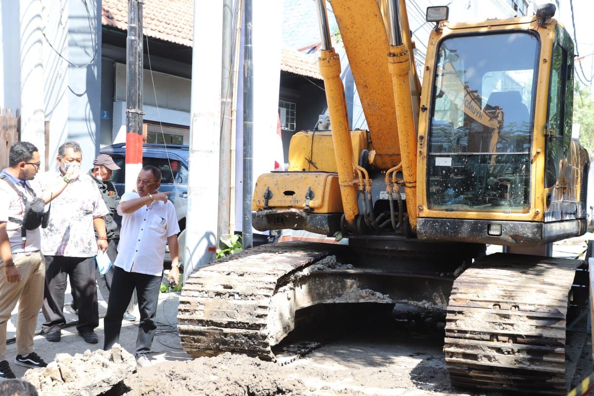 Perbaikan saluran di Kota Surabaya ditargetkan selesai akhir tahun ini