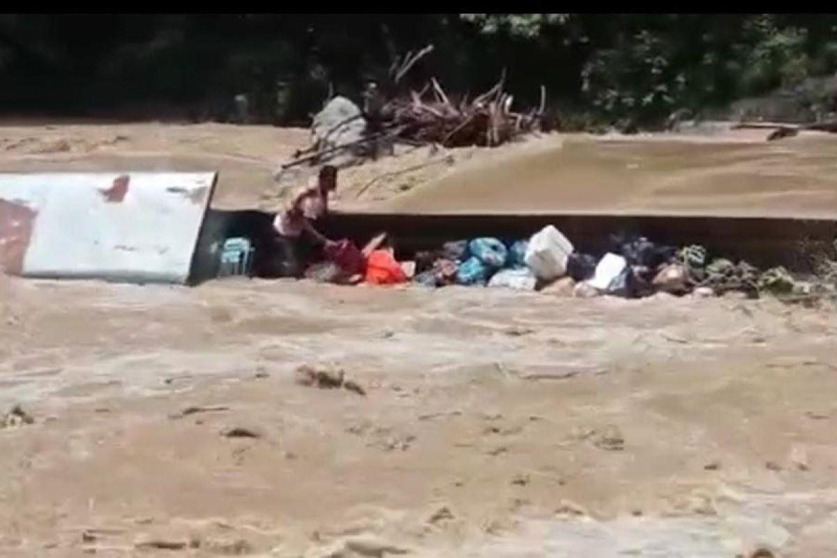 Perahu motor bawa rombongan pengantin tenggelam di Aceh Timur