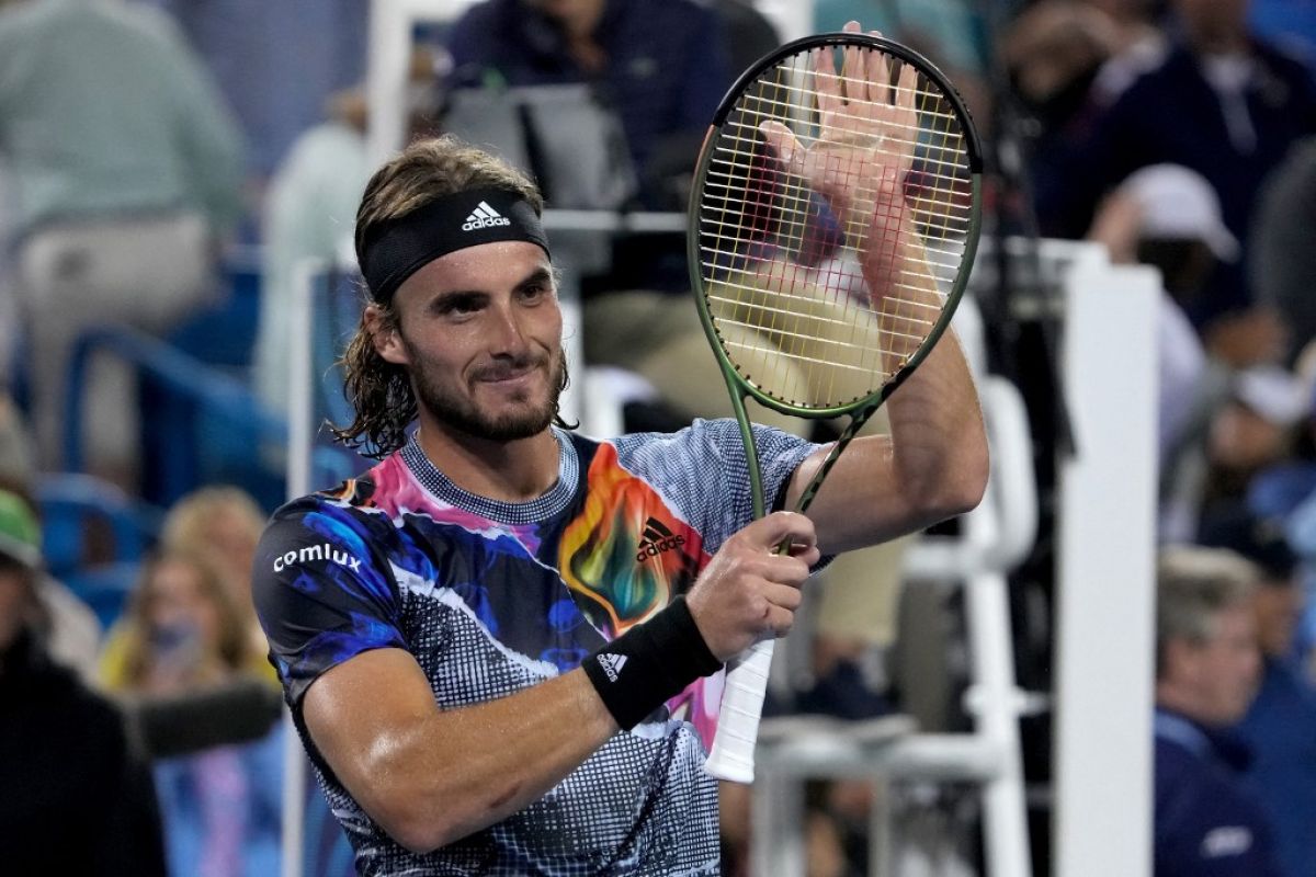 Petenis Tsitsipas kandaskan Thompson