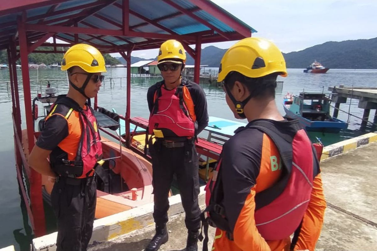 Seorang nelayan hilang usai kapalnya tertabrak kapal tanker di perairan Natuna