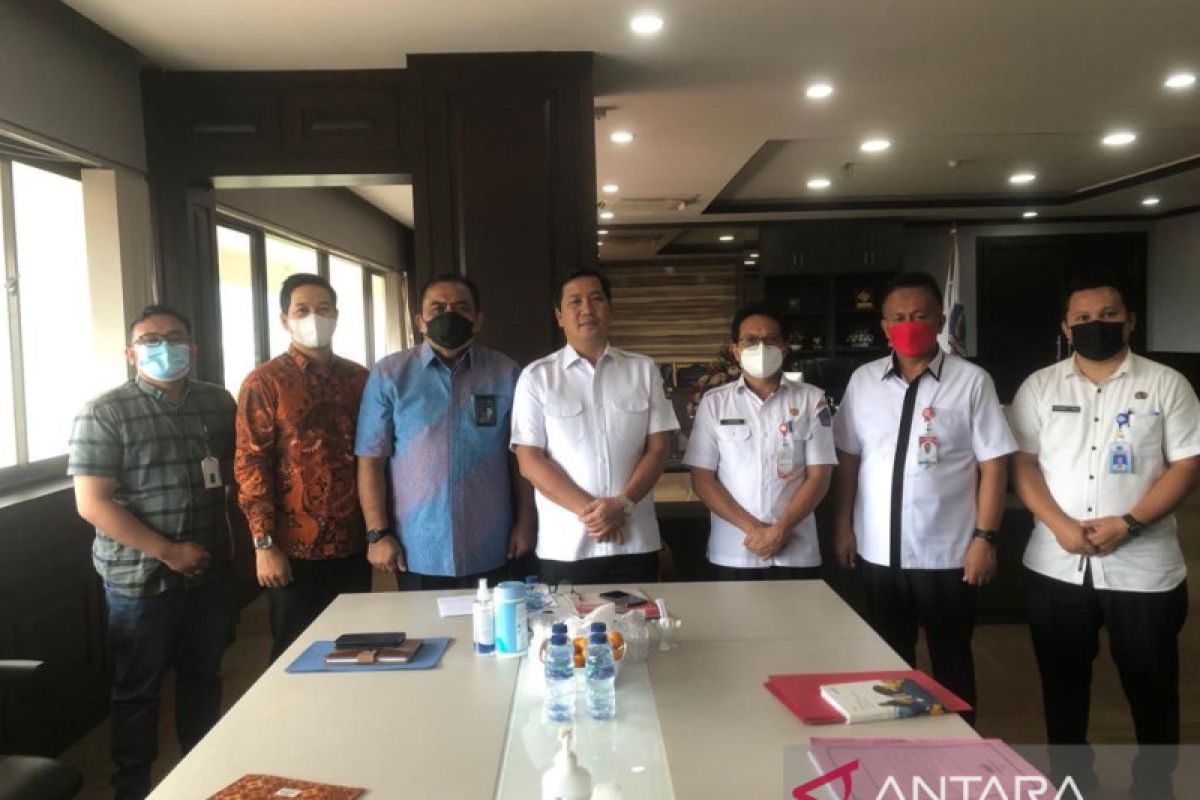 PLN Sulawesi bangun SUTT Likupang dukung penguatan infrastruktur kelistrikan