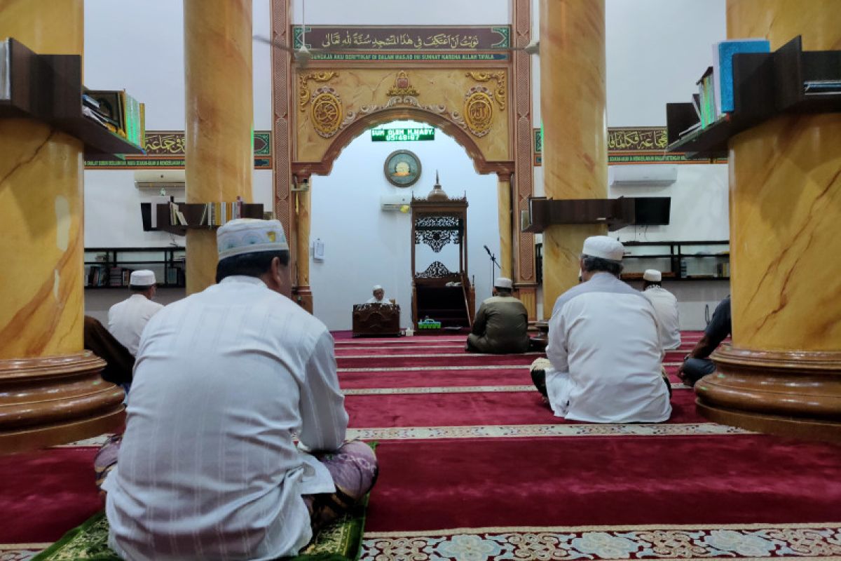 Mantan Ketua NU Kalsel: shalat induk doa