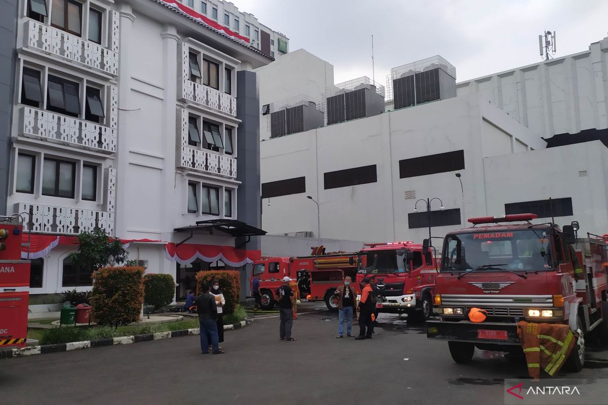 Gawat, ruangan arsip gedung DPRD Jabar terbakar