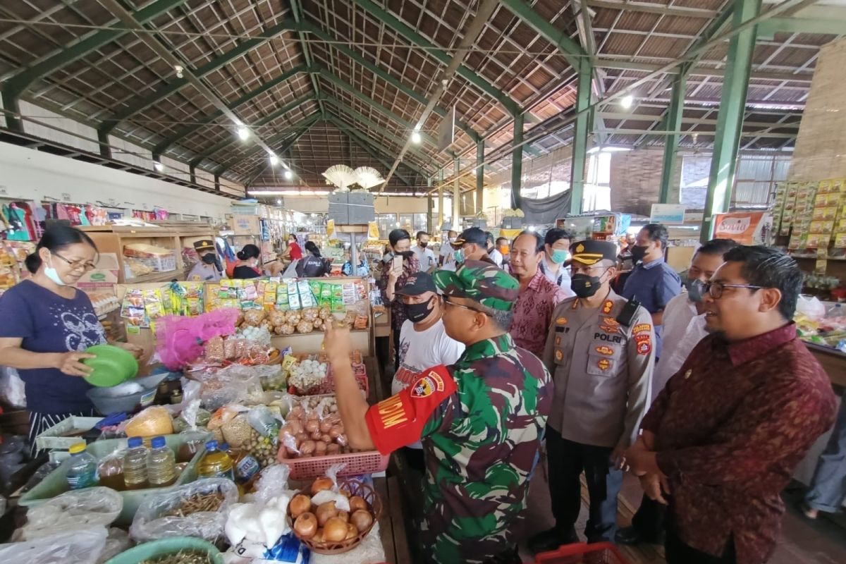 Pemkot: operasi pasar di Pasar Badung dan Kreneng untuk tekan inflasi