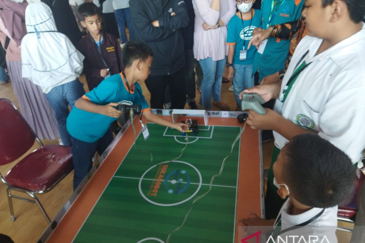 Puluhan pelajar dari lima provinsi ikuti Sukabumi Robotic Competition tingkat nasional