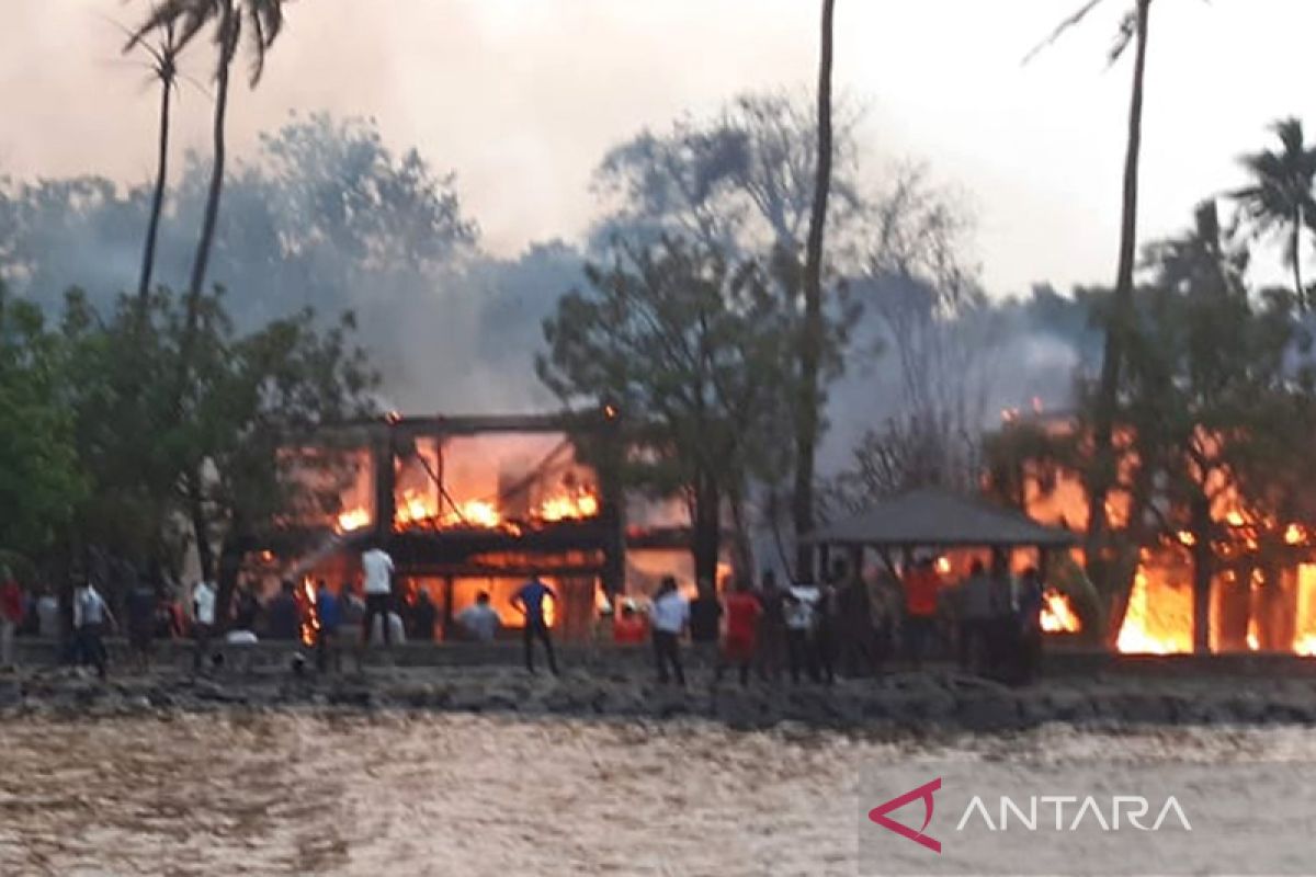 Hanya tiga cottage di Putri Duyung Resort yang terbakar