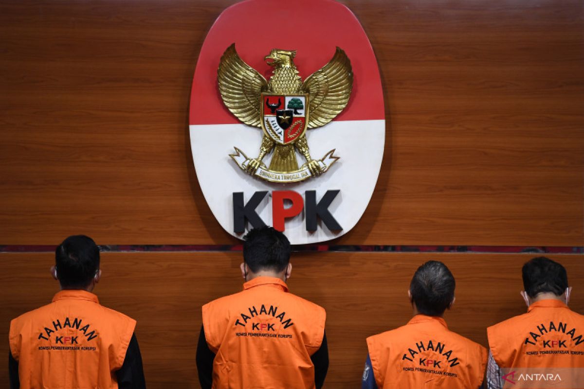 KPK menemukan bukti dari penggeledahan empat fakultas Unila