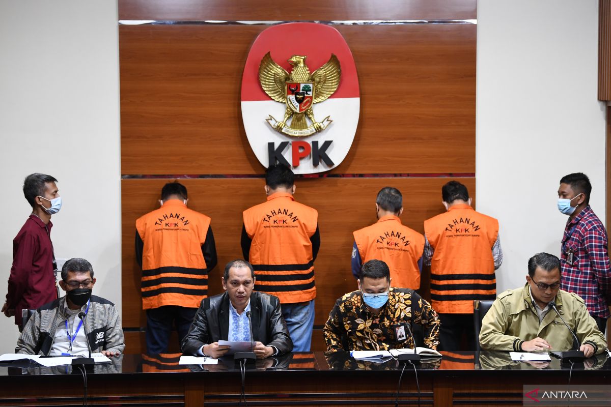 KPK menduga Rektor Unila terima suap sekitar Rp5 miliar