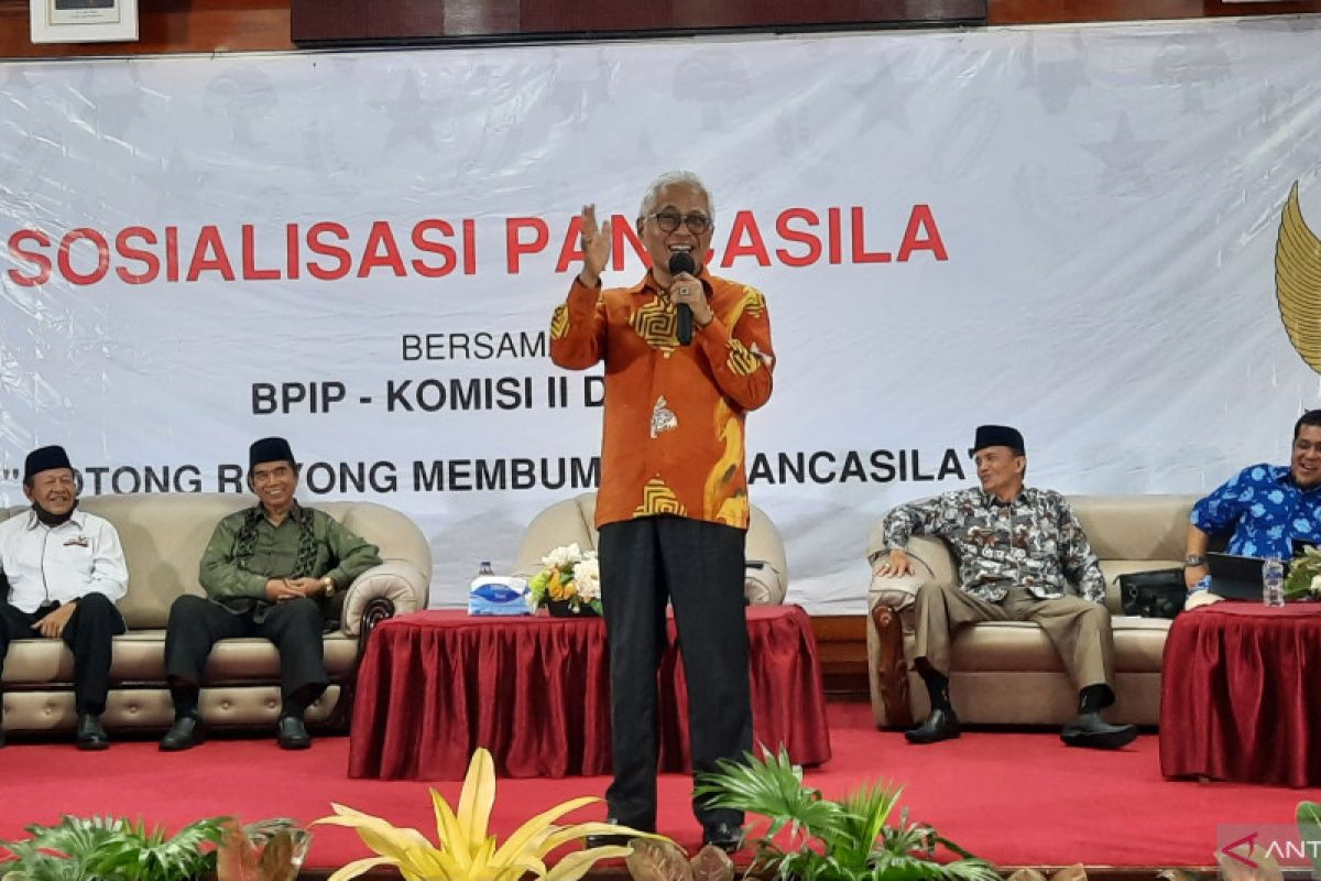 Edukasi ideologi Pancasila bisa seiring dengan pembelajaran adat Minang