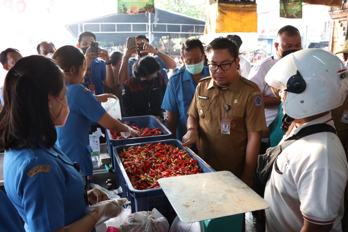 Wawali Denpasar pantau operasi pasar bawang merah dan cabai