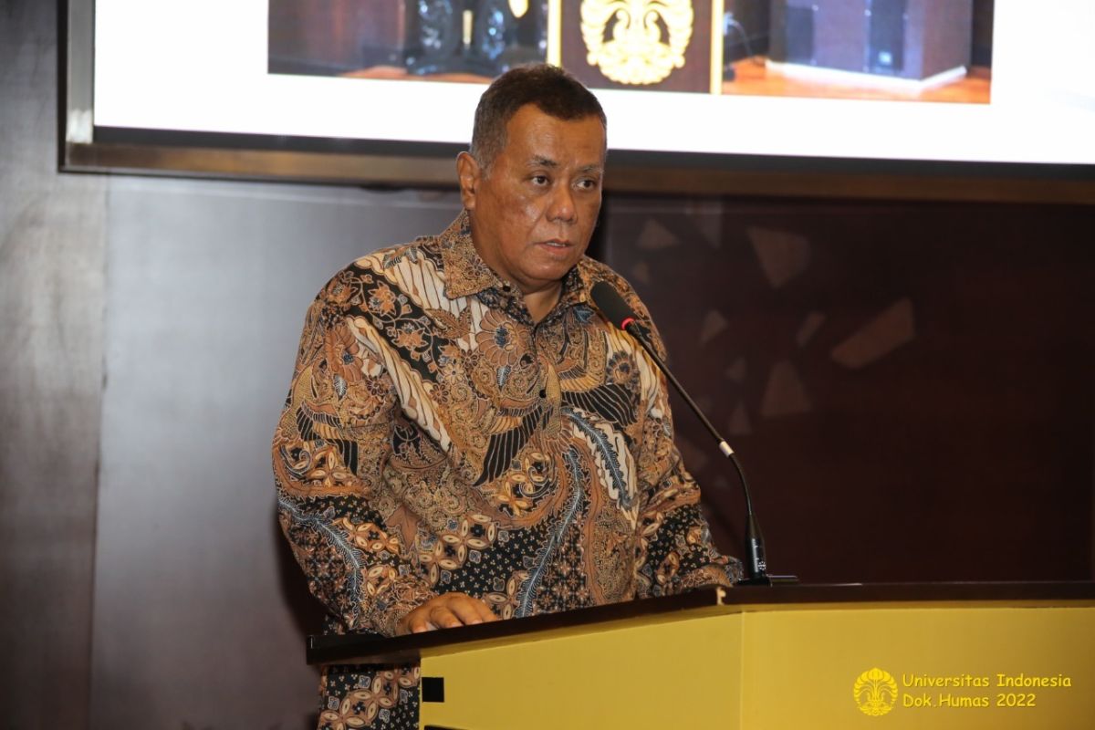 Rektor UI sarankan konsep "The Golden Mid-Way" siasati krisis energi