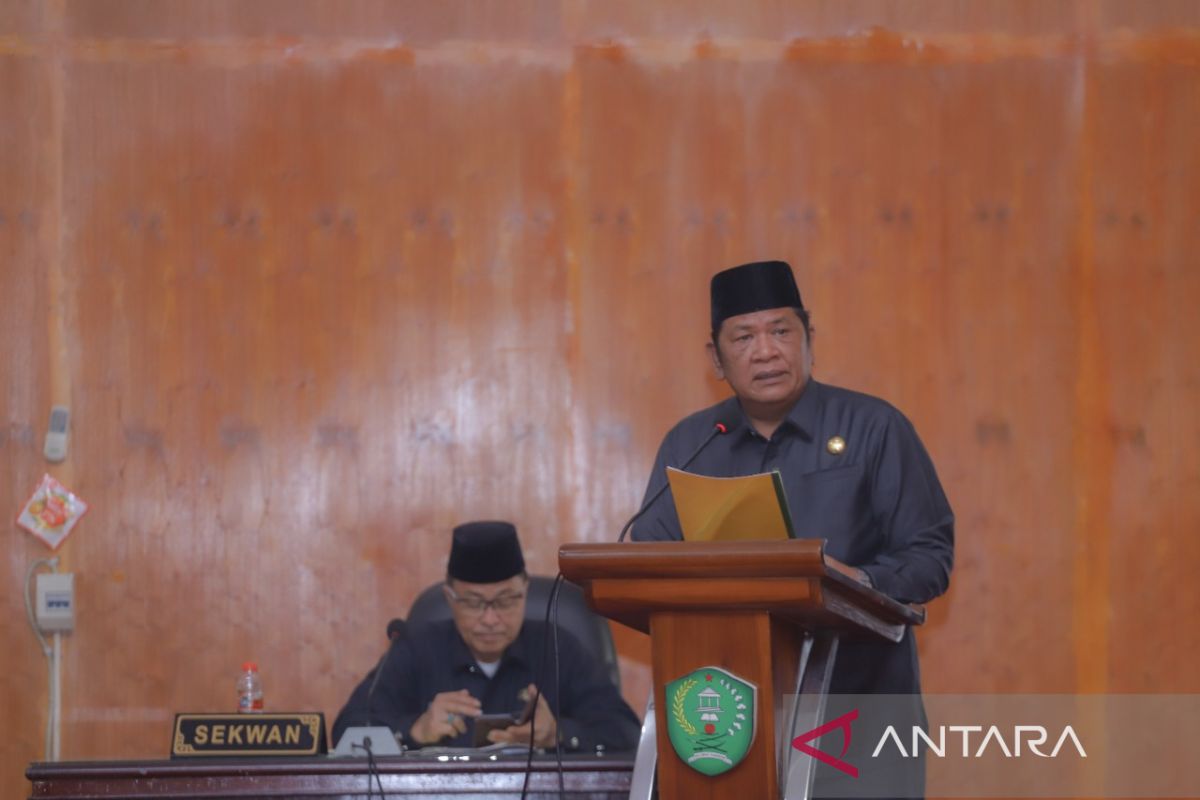 Pemkot bersama legislatif Padang Sidempuan paripurnakan P-APBD tahun 2022