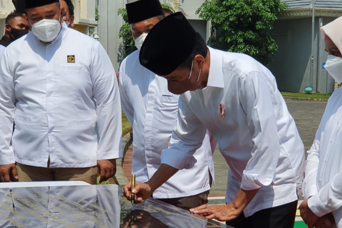 Presiden Joko Widodo resmikan Masjid Akbar Moed'har Arifin di Gresik