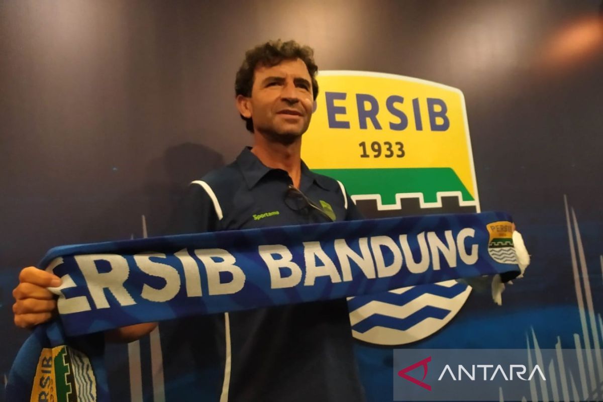 Liga Indonesia - Persib hadapi PSM, persiapah akhir dipimpin langsung Luis Milla