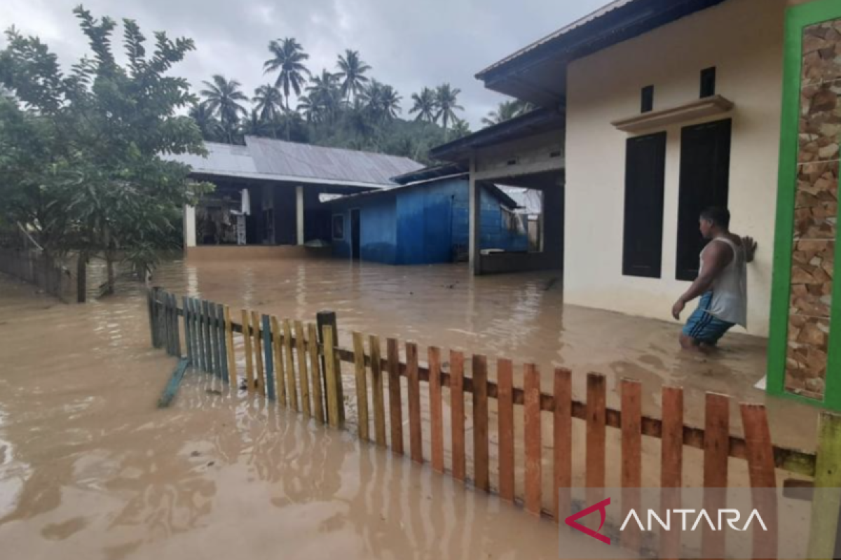 Kecamatan Bone di terjang banjir