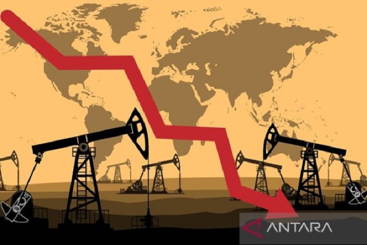 Harga minyak jatuh karena khawatir perlambatan ekonomi dan penguatan dolar