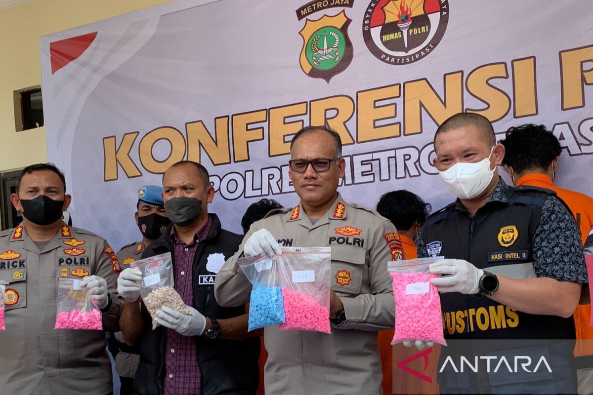 Polres Bekasi amankan pengedar 500 ekstasi jaringan internasional