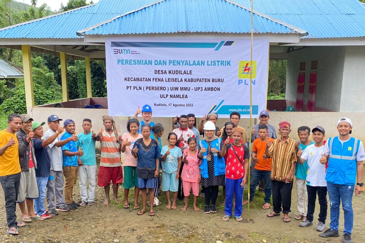 PLN hadirkan listrik di Dusun Kudilale Kabupaten Buru, nyala sampai pelosok Maluku