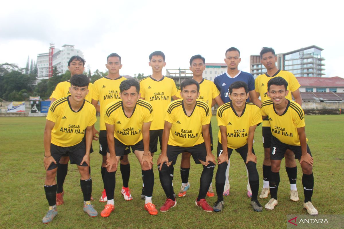 Diperkuat Asisten Pelatih PSKB, Arena Putra juarai Turnamen Sepakbola se-Bukittinggi