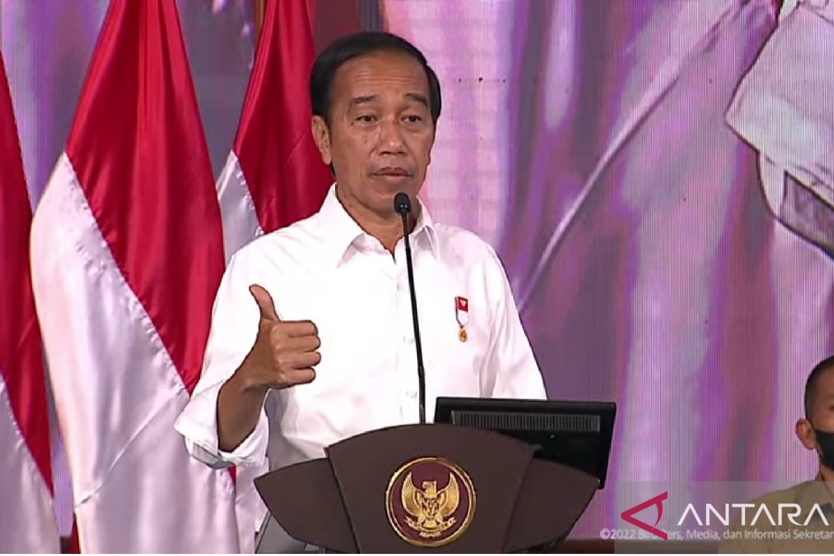 Presiden Jokowi katakan rencana ubah harga Pertalite jangan turunkan daya beli rakyat