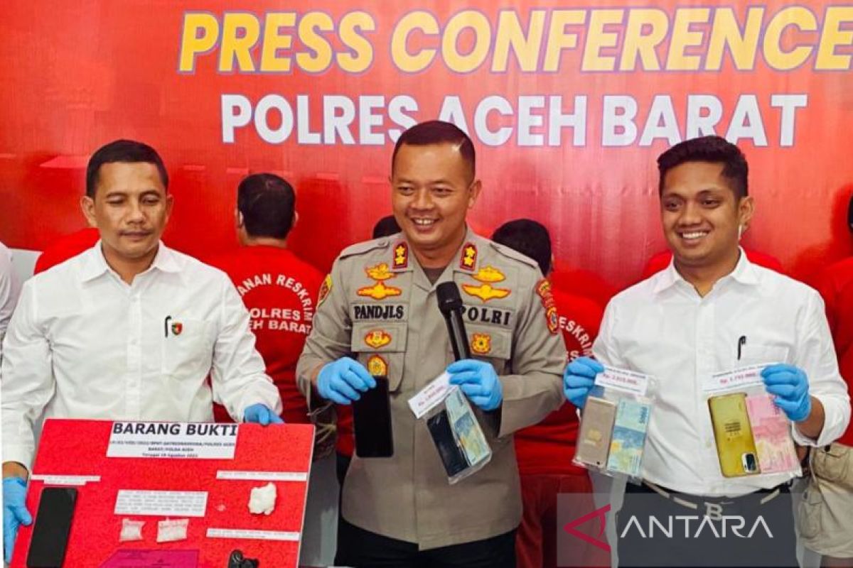 Polres Aceh Barat tangkap tiga penjual chip judi daring Higgs Domino