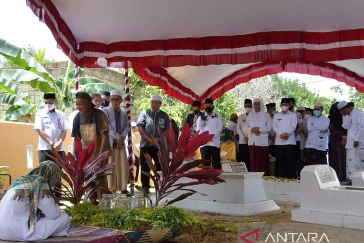 Bupati HSS : Almarhum H Asyikin Noor, tokoh masyarakat yang harus diteladani