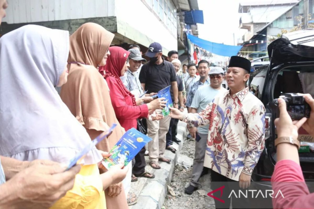 Bupati OKU bagikan ribuan paket bibit sayuran