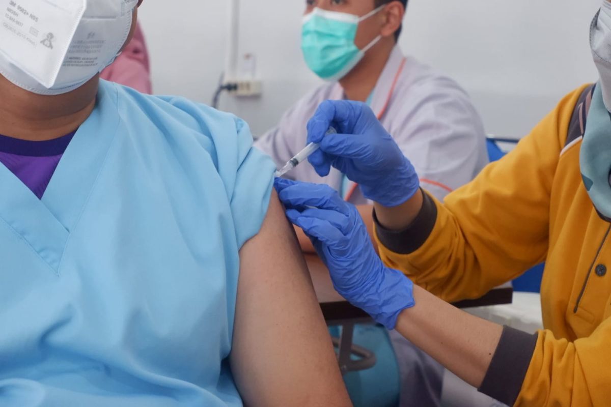 1.063.886 penduduk Indonesia dapatkan vaksin COVID-19 dosis keempat
