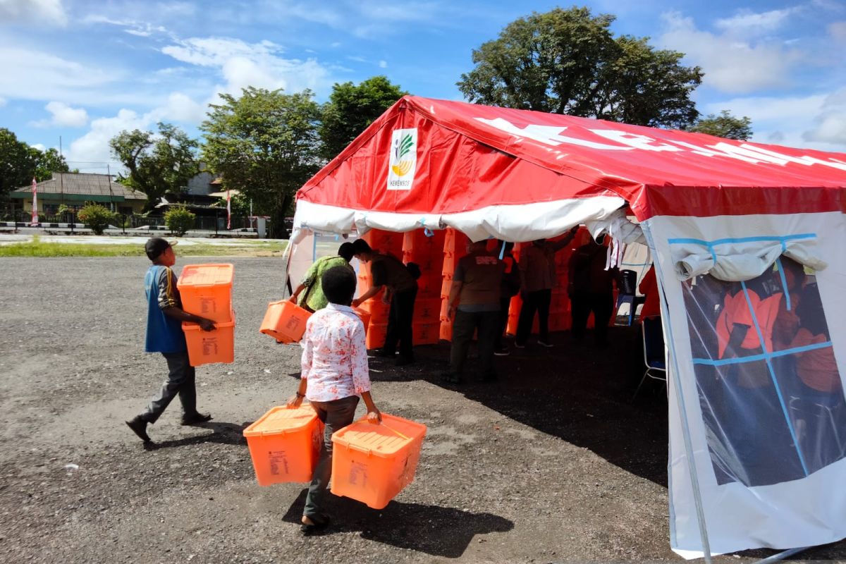 Kemensos kirim 2.000 paket makanan untuk korban banjir Sorong