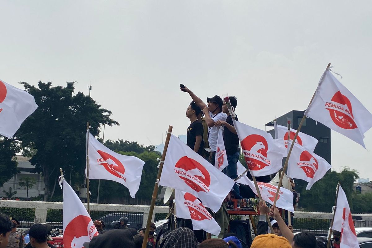 Pemuda Nusantara menggelar aksi damai dukungan moril Kapolri