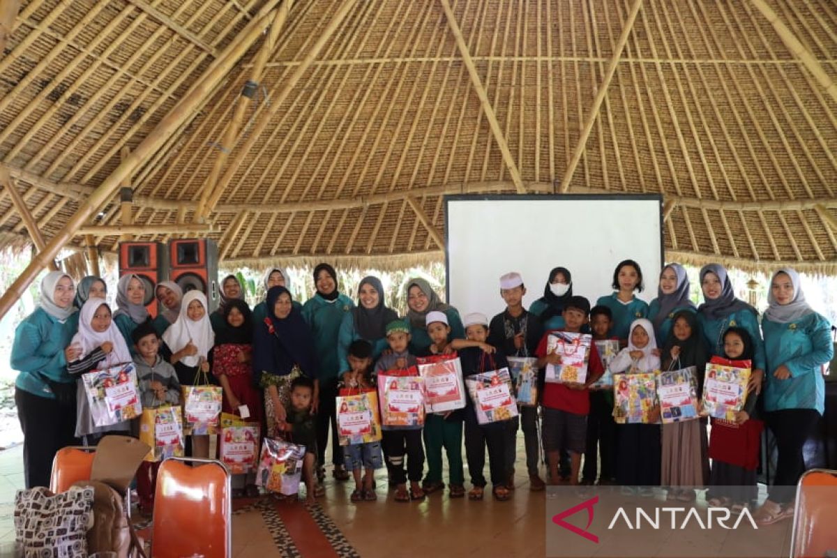 Polwan kenalkan objek wisata Kabupaten Sukabumi kepada pelajar SD