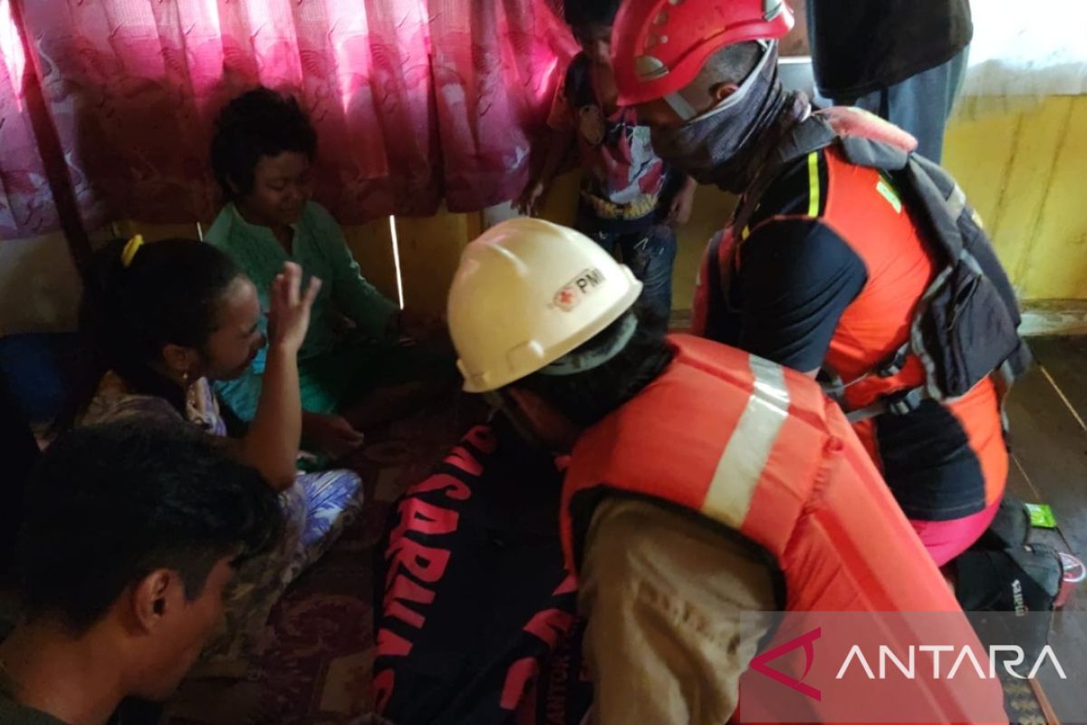 Basarnas evakuasi jasad balita dari saluran air di Palembang