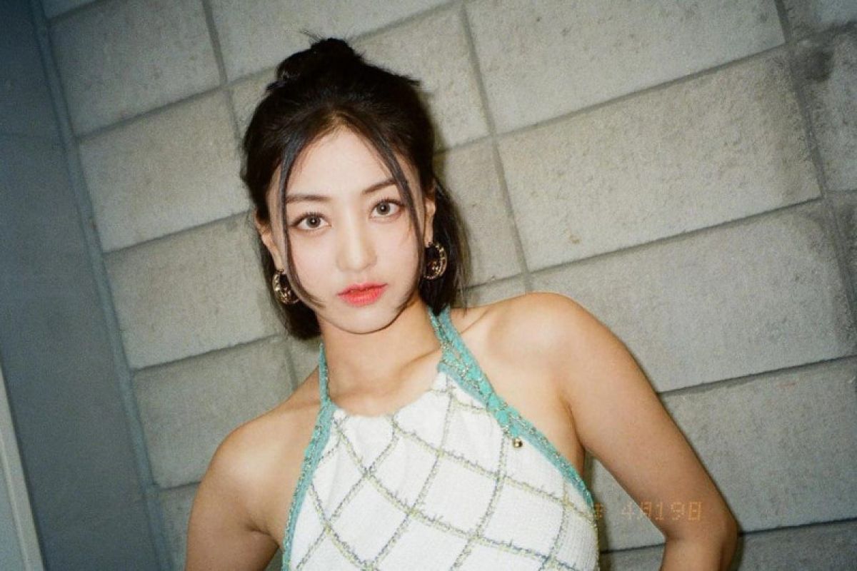 Jihyo TWICE bersiap untuk debut solo pada Agustus