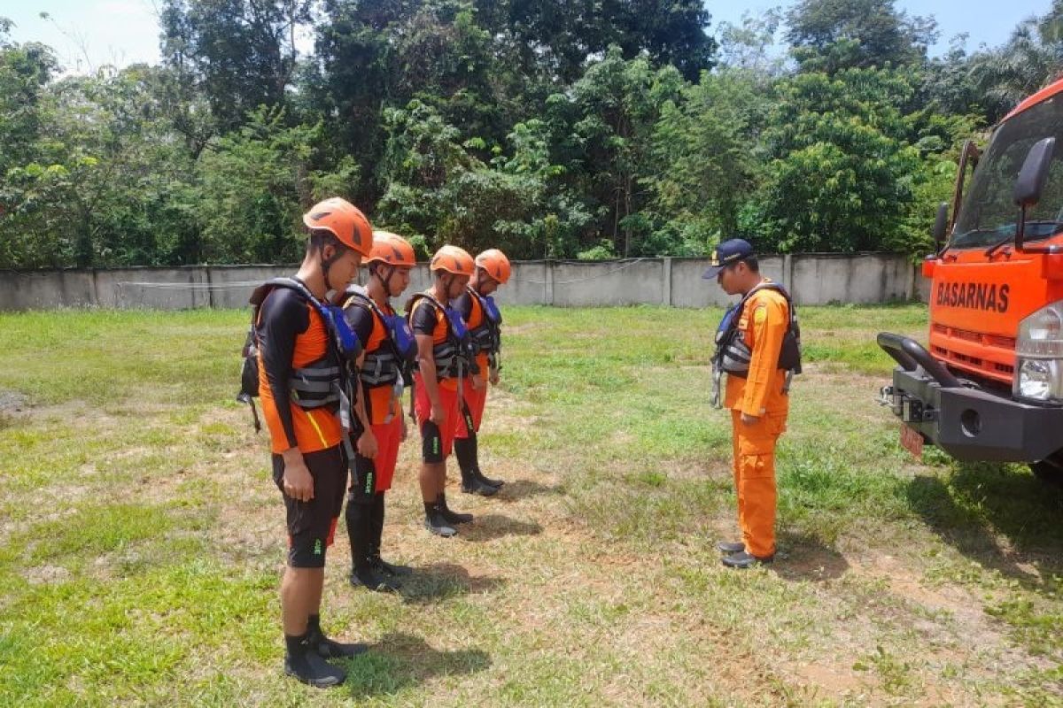 Tim SAR sisir Sungai Batang Asai cari warga yang hanyut