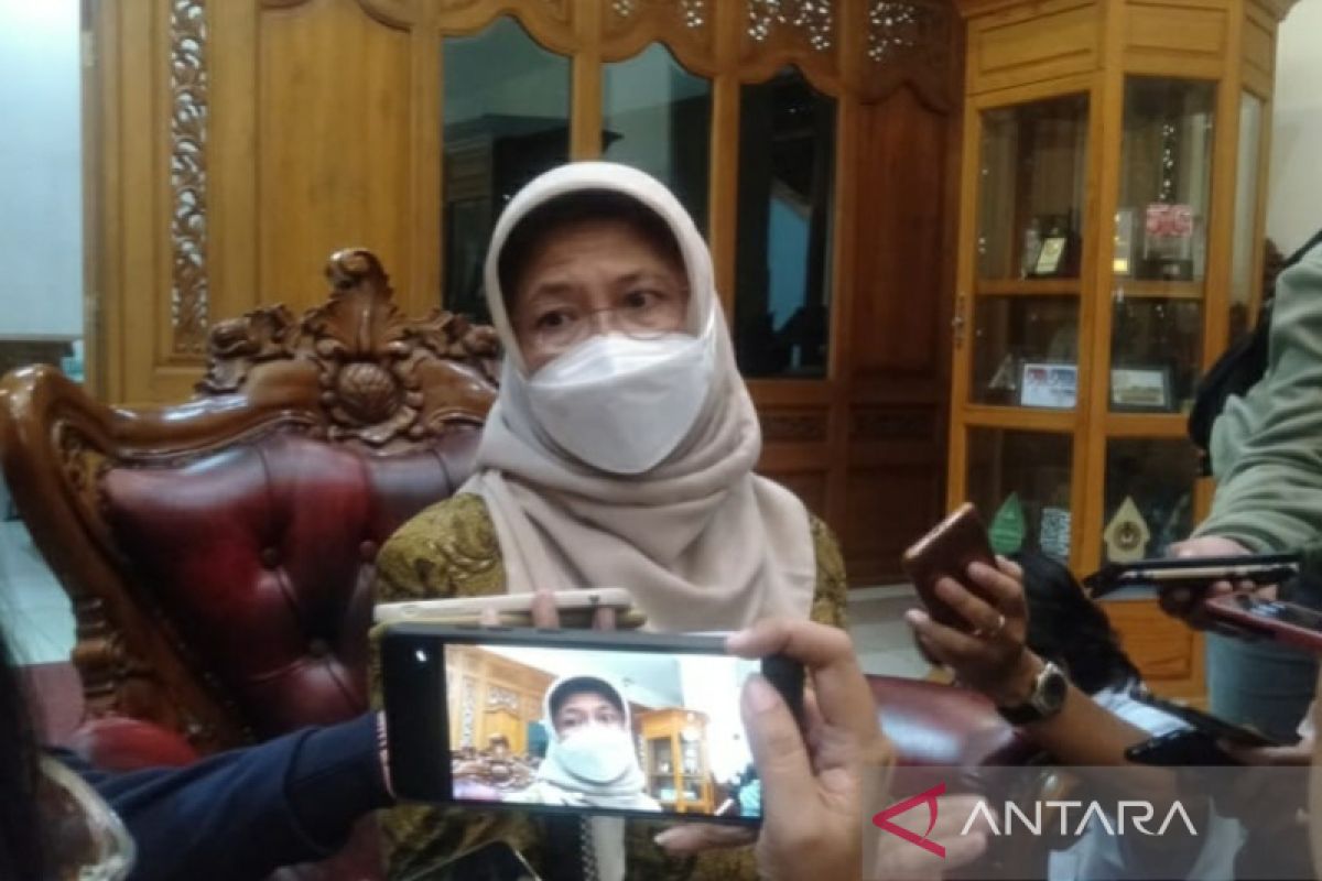 Pemkot Surakarta minta masyarakat waspadai cacar monyet