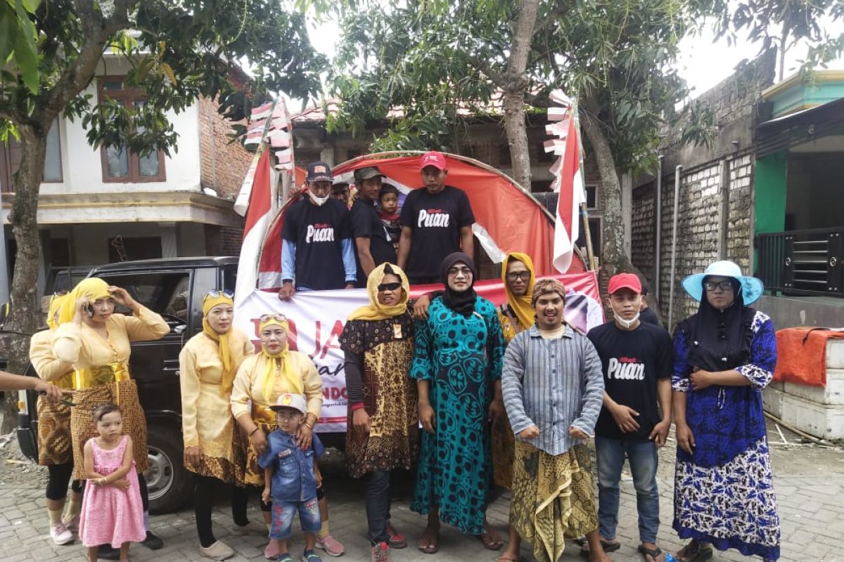 Ratusan Relawan Puan Maharani Jatim ramaikan pawai budaya di Lamongan