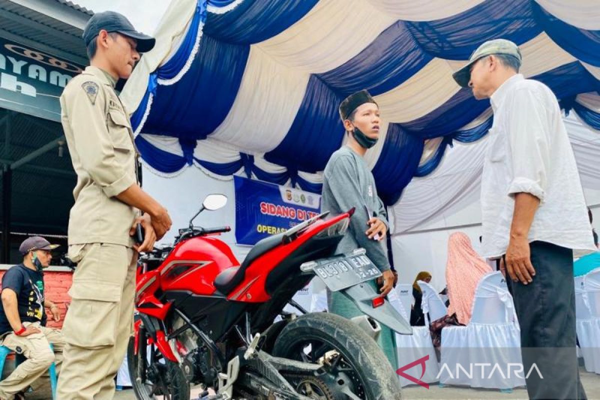 Kelompok peminta-minta gadungan asal Aceh Utara terciduk petugas di Aceh Barat