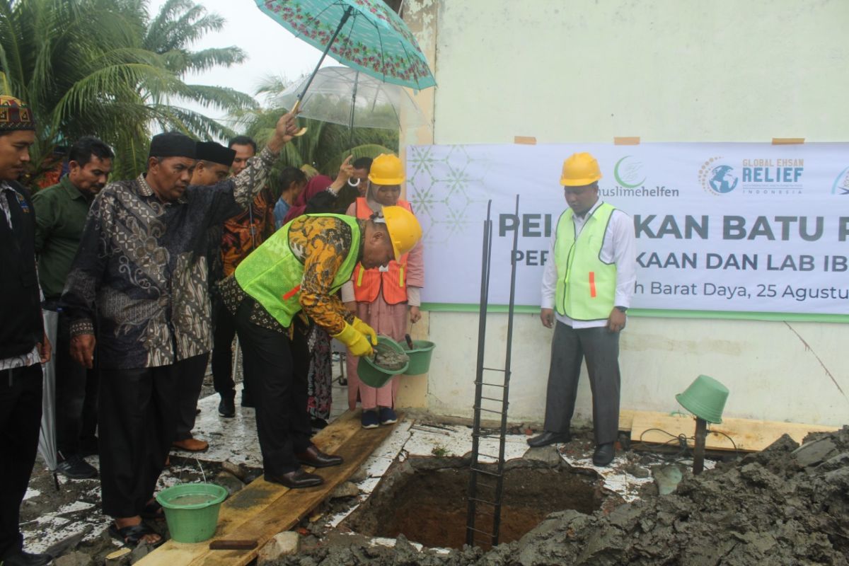 Letakkan batu pertama pembangunan Pesantren Ibnu Sina, ini harapan Pj Bupati