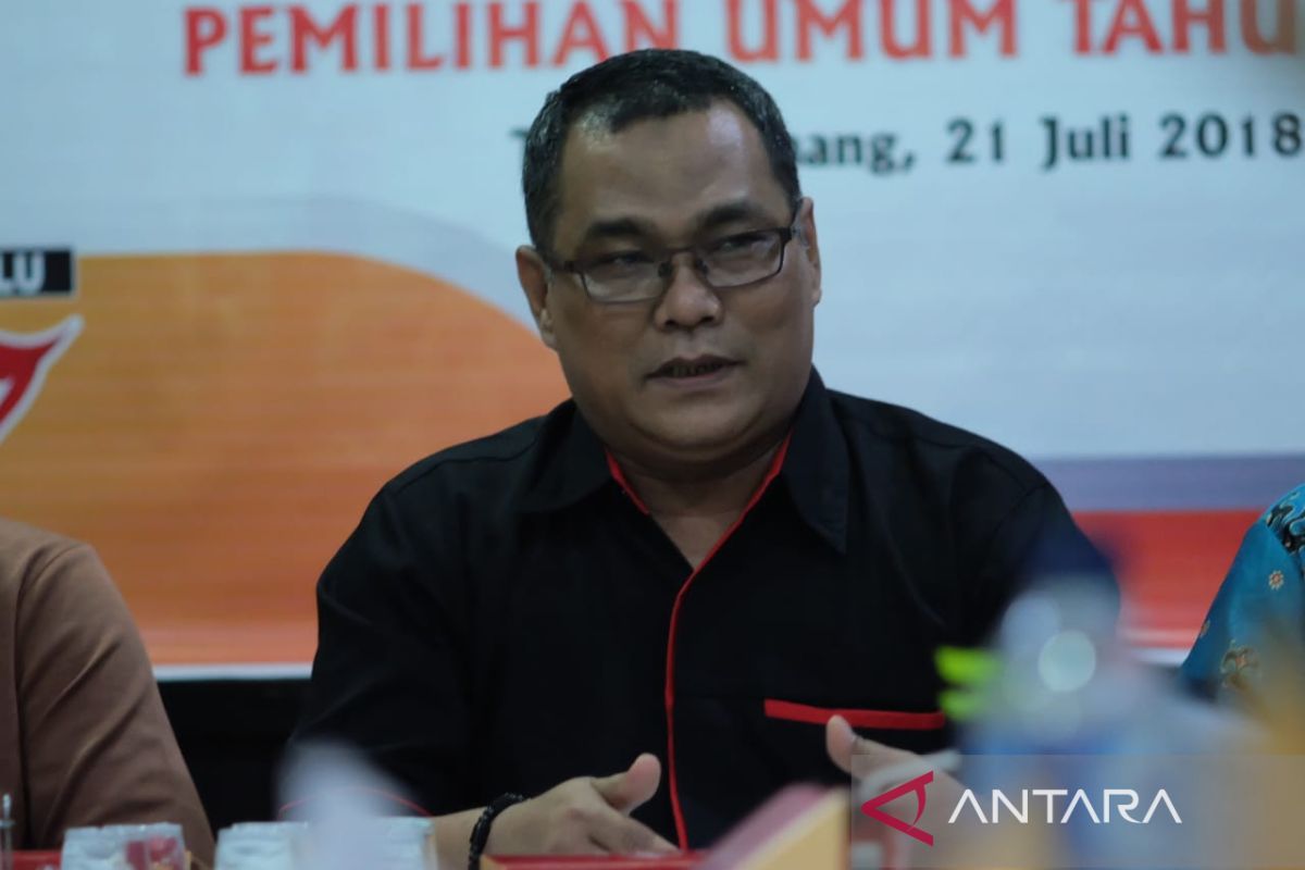 Nama tiga staf KPU di Kepri dicatut sebagai anggota partai