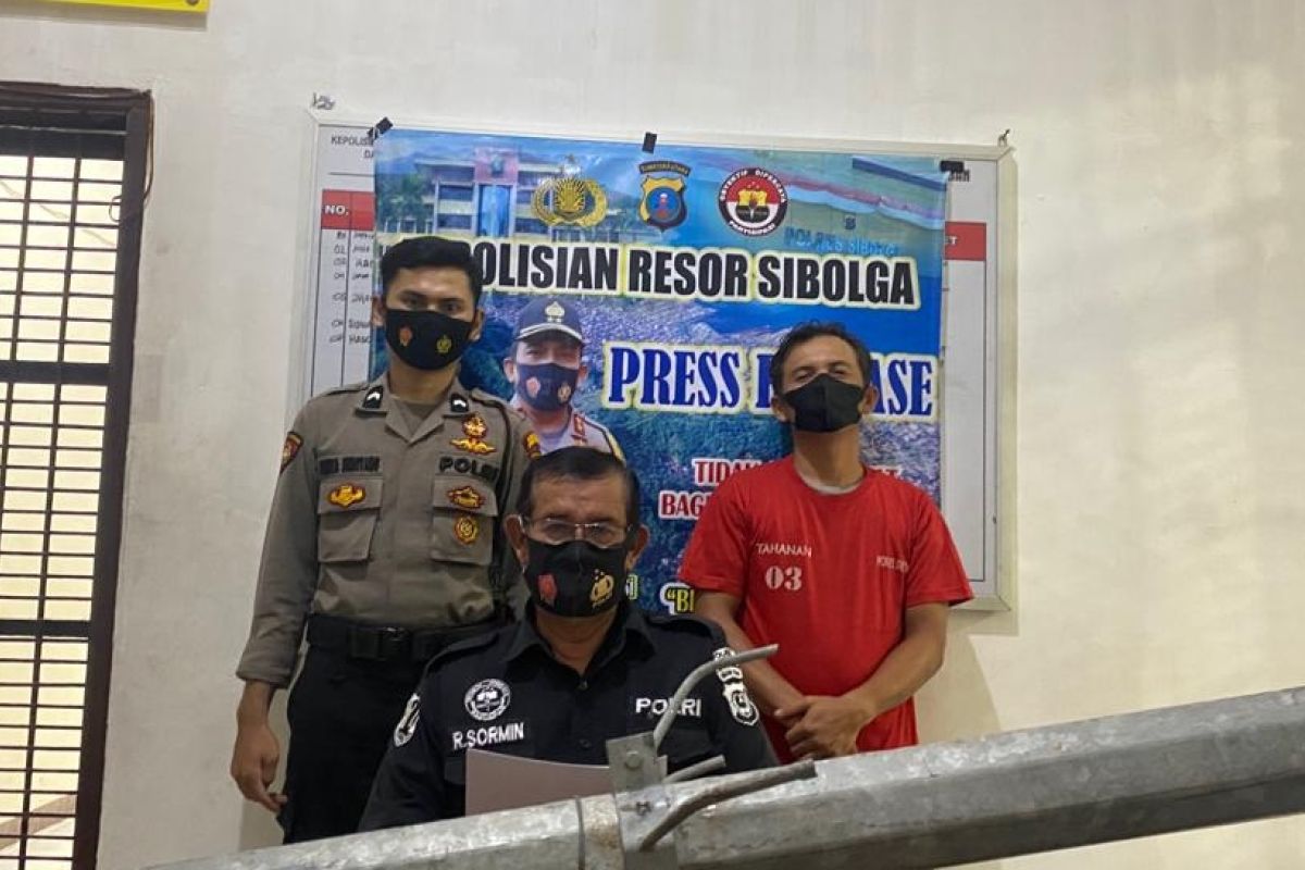 Polres Sibolga Tangkap Pelaku Pencurian Tiang Besi Lampu Jalan - ANTARA ...