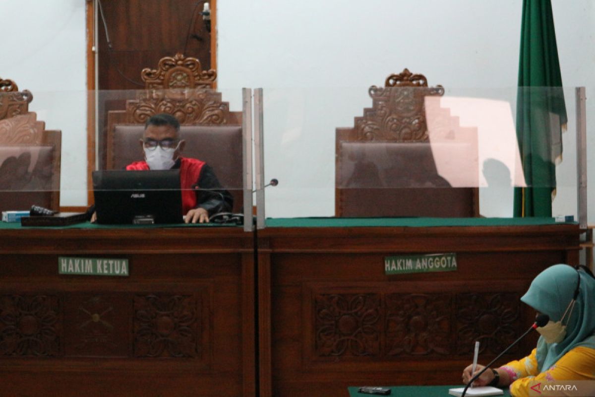 Hakim PN Jakarta Selatan tolak praperadilan Eltinus Omaleng