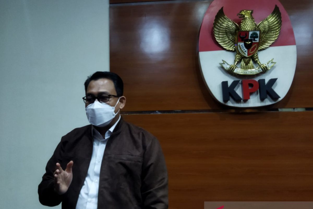 Adik Bupati Muna segera disidangkan terkait kasus suap dana PEN