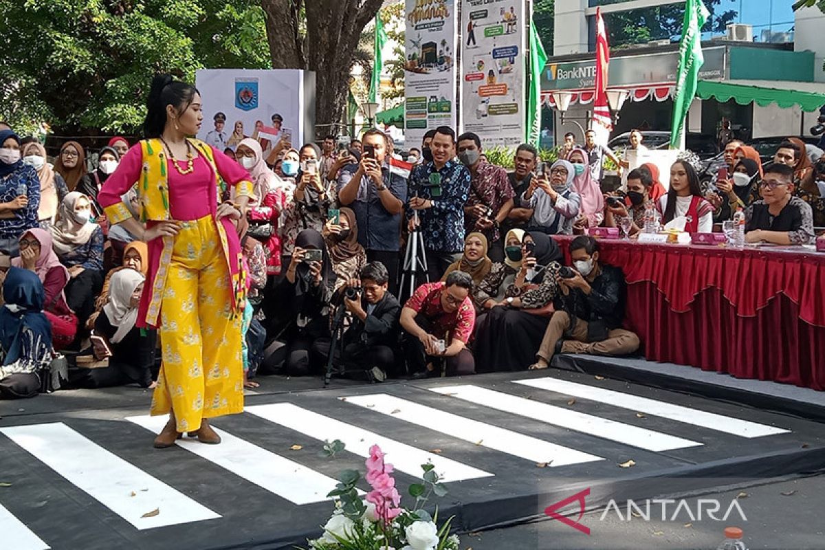 Wali Kota Mataram: Fashion show batik Sasambo angkat kearifan lokal