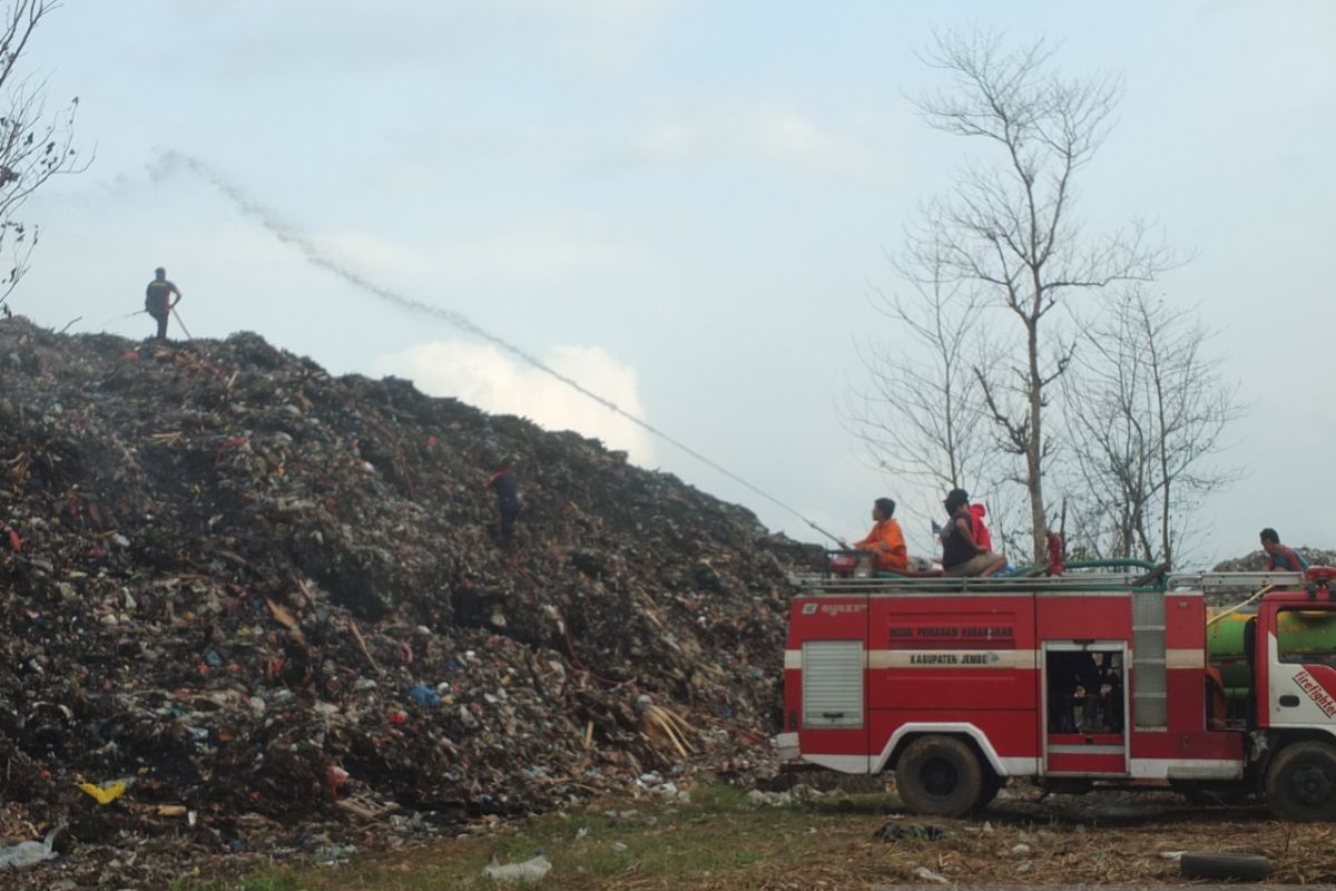 Setelah tujuh hari, Kebakaran di TPA Pakusari Jember berhasil dipadamkan