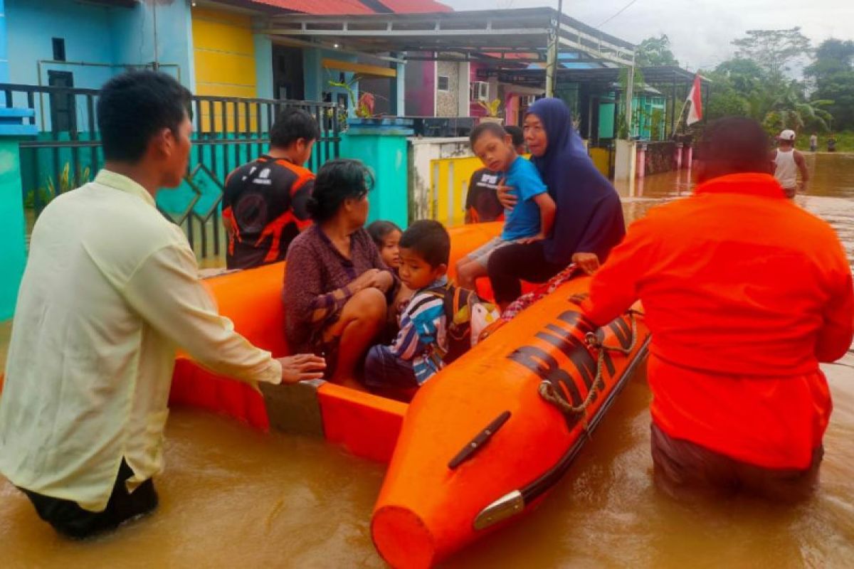 Banjir menggenangi 135 rumah warga di Kabupaten Penajam