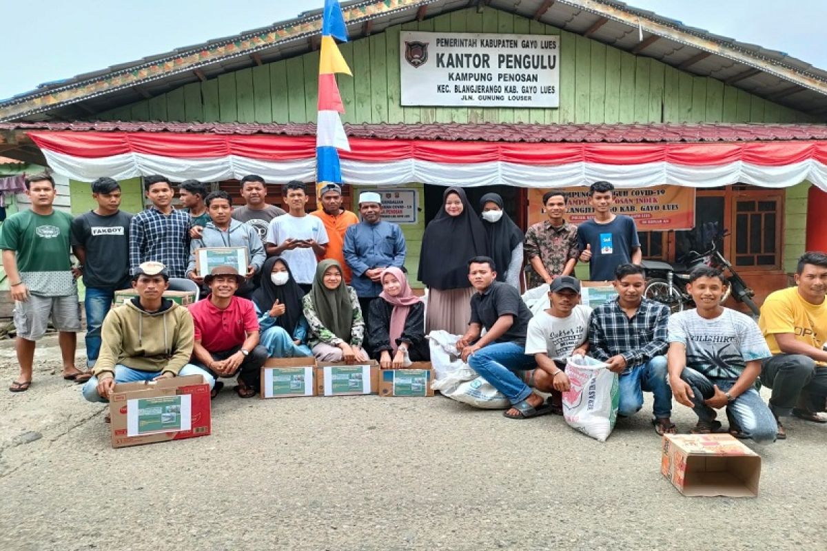 Pemuda Penosan serahkan bantuan korban kebakaran Pasir